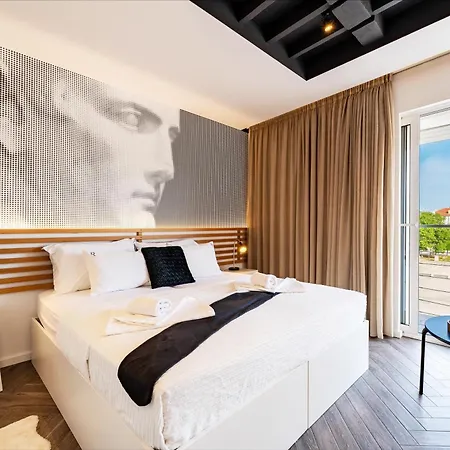 Dioniz Luxury