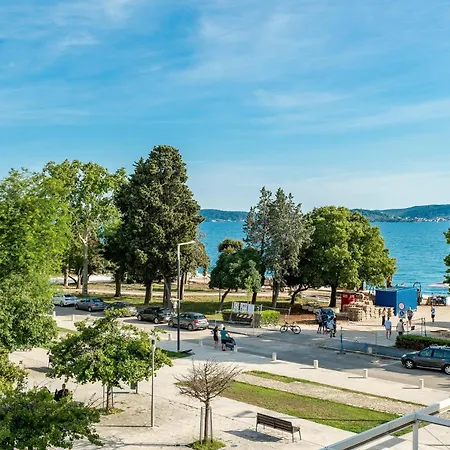 Dioniz Luxury Apartment *